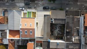 Image 16 - 403500