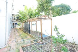 Image 39 - 404580