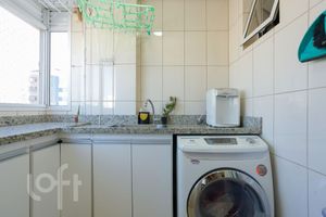 Image 17 - 404621