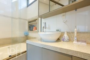 Image 33 - 404621