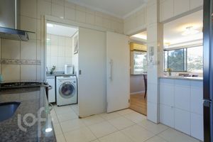 Image 15 - 404621