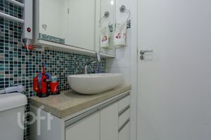 Image 22 - 404621
