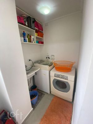 Image 15 - 404700