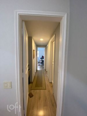 Image 17 - 404700