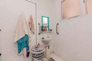 Image 10 - 404799