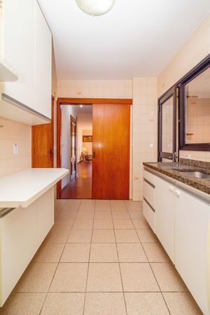Image 19 - 404801