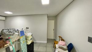 Image 32 - 404900