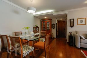 Image 11 - 405042