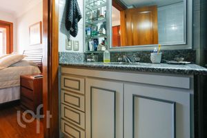 Image 31 - 405042