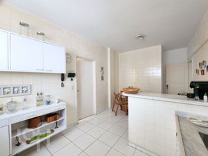 Image 12 - 405813