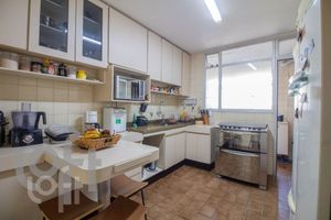 Image 33 - 406352