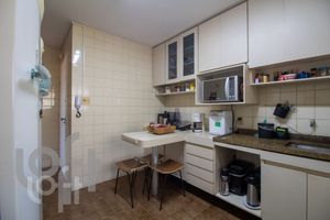 Image 29 - 406352