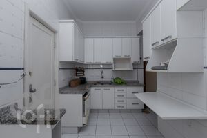 Image 10 - 407104