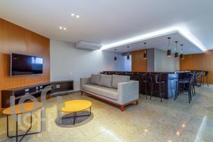 Image 15 - 407586