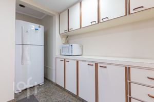 Image 13 - 407993
