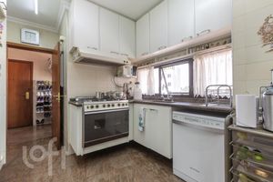 Image 18 - 407993