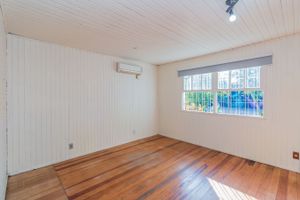 Image 14 - 408953