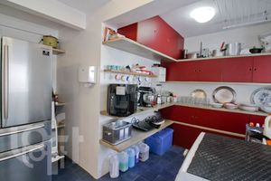Image 25 - 409231