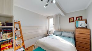 Image 19 - 409842