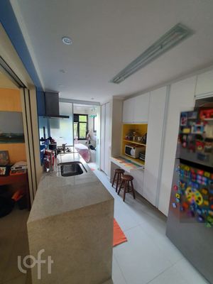 Image 15 - 411761