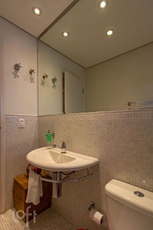 Image 4 - 414400