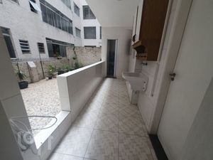 Image 11 - 414827