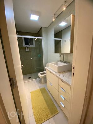 Image 10 - 428235