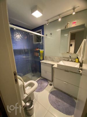 Image 9 - 428235