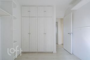 Image 18 - 428275