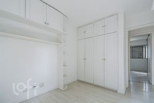 Image 21 - 428275