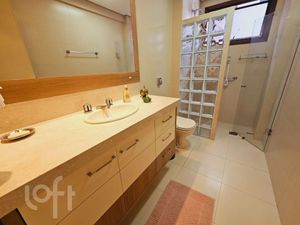 Image 15 - 431130
