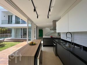 Image 18 - 431258