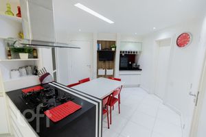 Image 31 - 431424