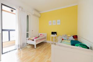 Image 19 - 431424