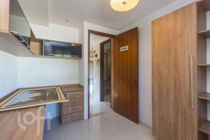 Image 17 - 433286