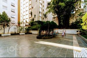 Image 22 - 435225