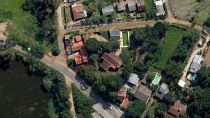 Image 22 - 441642