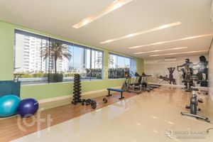 Image 24 - 443422