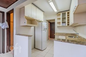 Image 29 - 443698