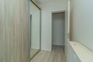 Image 8 - 443749