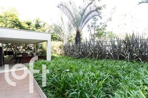 Image 19 - 444296