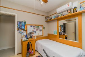 Image 10 - 444319