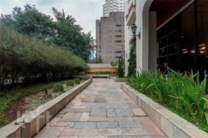 Image 8 - 446743