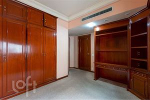 Image 17 - 446743