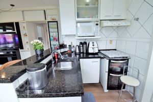Image 7 - 446955