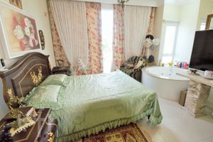 Image 17 - 447210