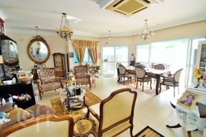 Image 12 - 447210