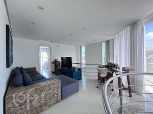 Image 15 - 447271
