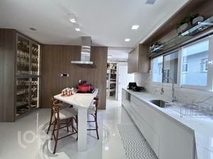 Image 10 - 447271