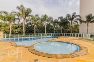 Image 31 - 447300
